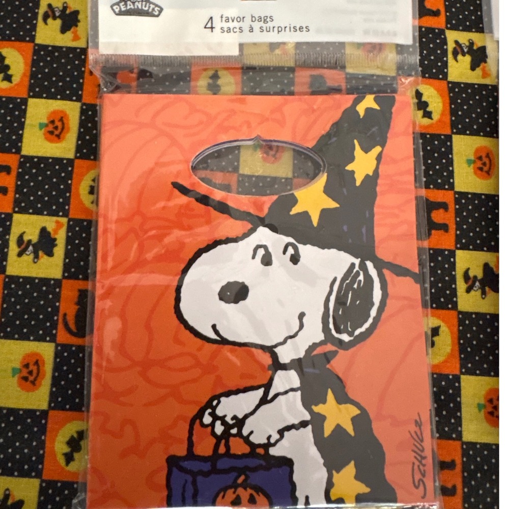 Peanuts Halloween Favor Bags Hallmark Snoopy Witch & Pumpkin (8 total bags) - Picture 2 of 7
